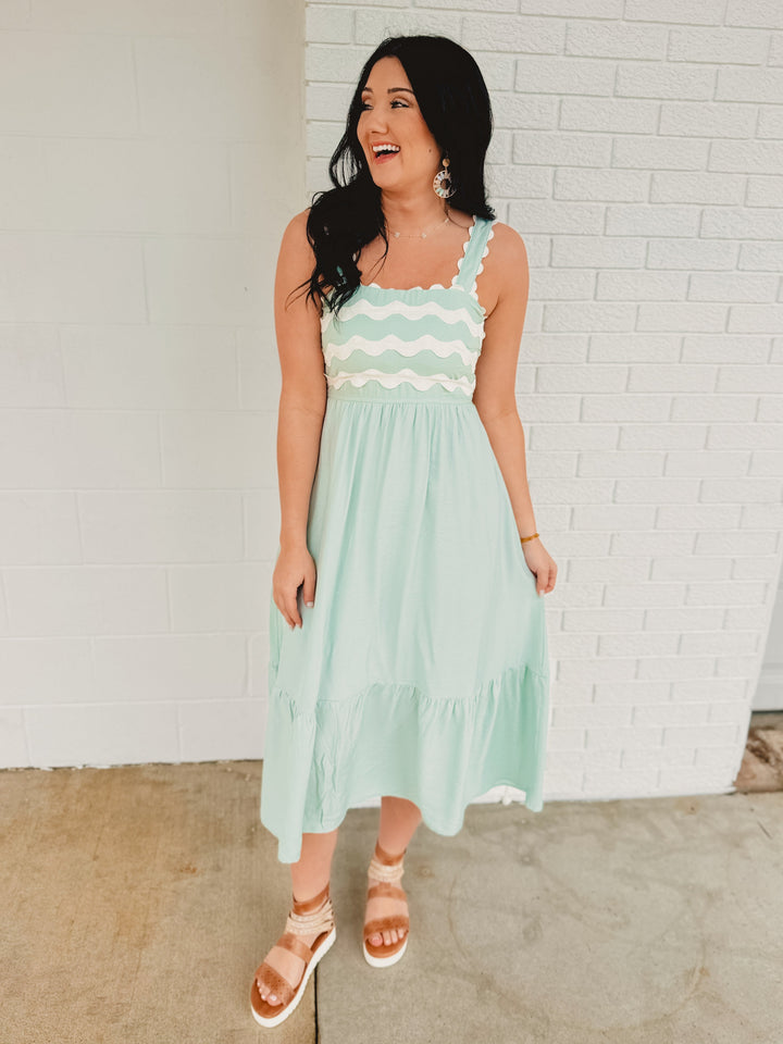 Scallop Detailed Midi Dress - Sage