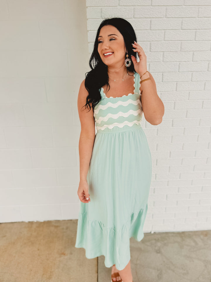 Scallop Detailed Midi Dress - Sage